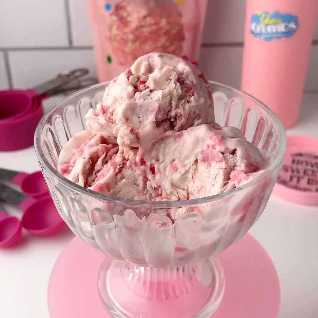 The World of Strawberry Shortcake X Yum Crumbs Ice Cream Kit Yum Crumbs